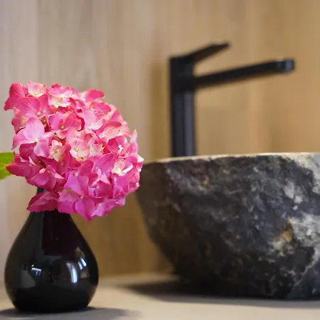 Beli Labod メドヴォデ