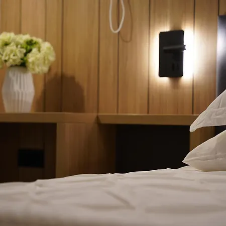 Beli Labod * Medvode